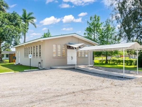 224 NW G Avenue, Belle Glade, FL 33430
