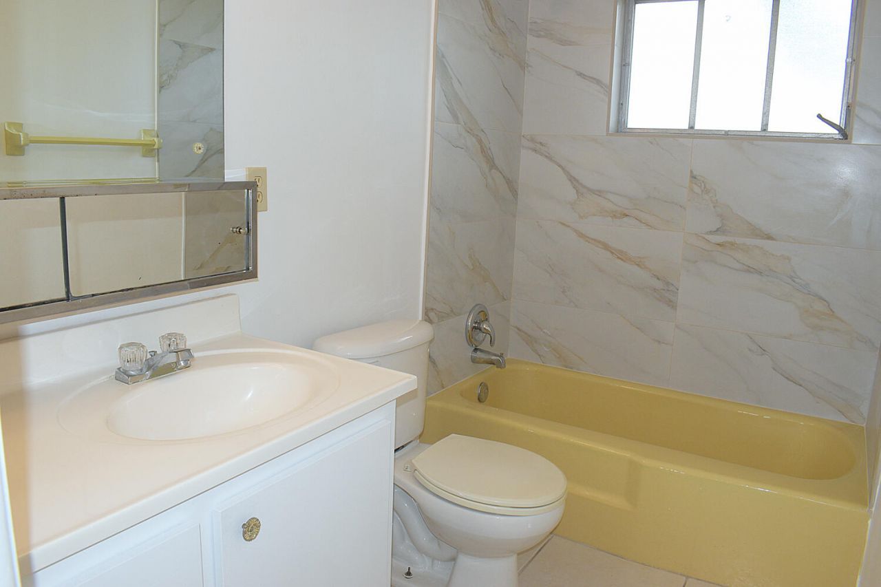 2930 Crosley Drive E, Unit G, West Palm Beach, FL 33415 Photo