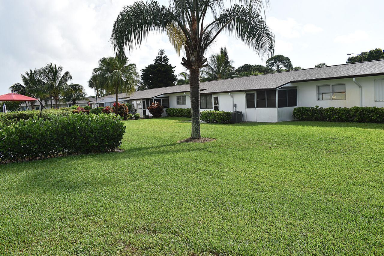 2930 Crosley Drive E, Unit G, West Palm Beach, FL 33415 Photo