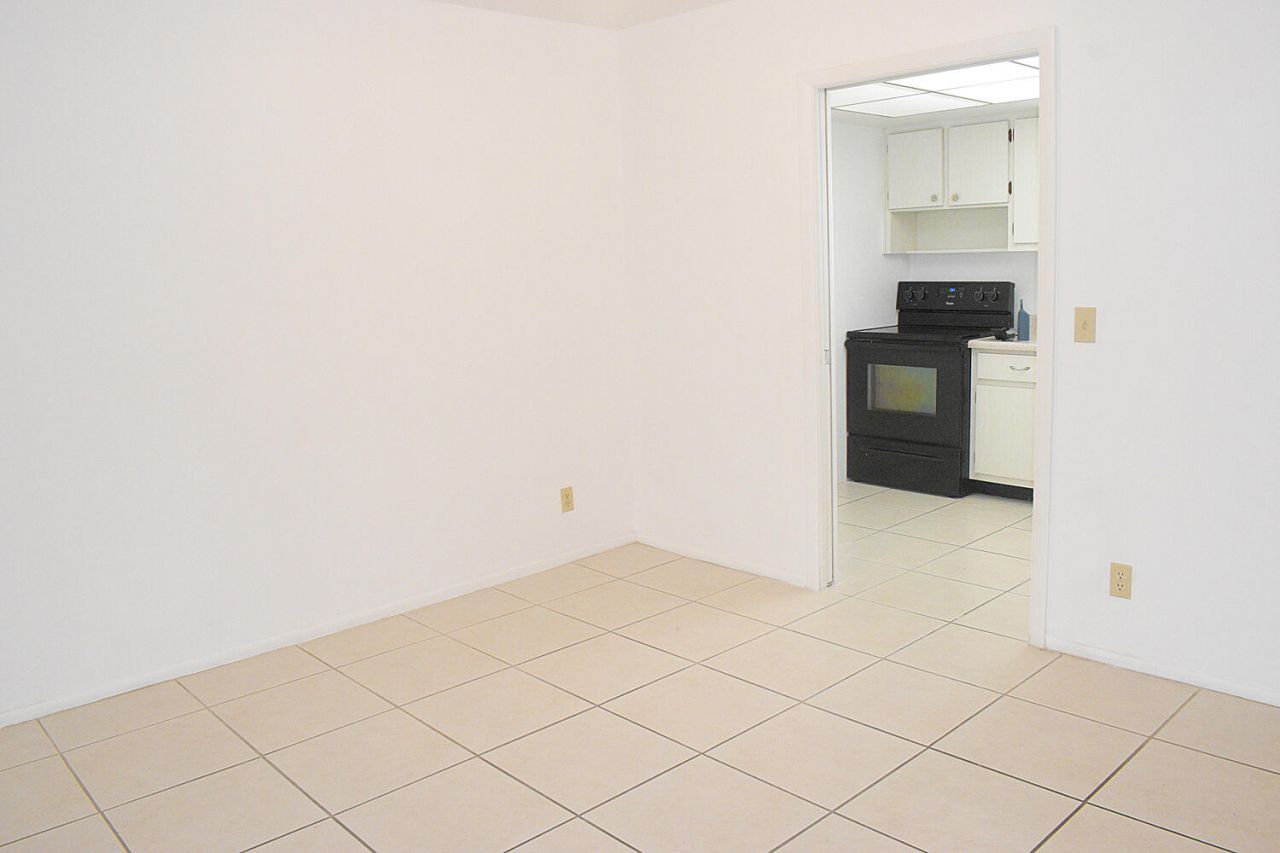 2930 Crosley Drive E, Unit G, West Palm Beach, FL 33415 Photo