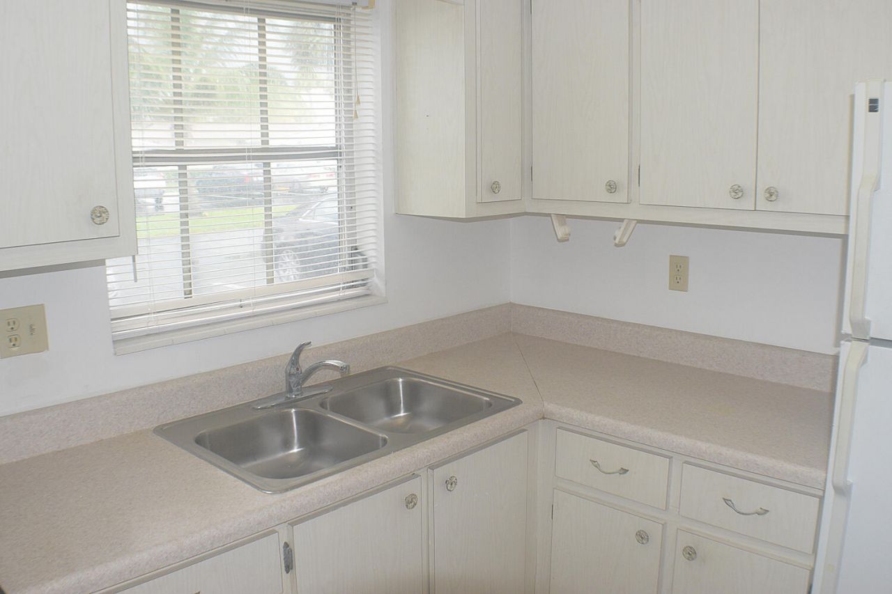 2930 Crosley Drive E, Unit G, West Palm Beach, FL 33415 Photo