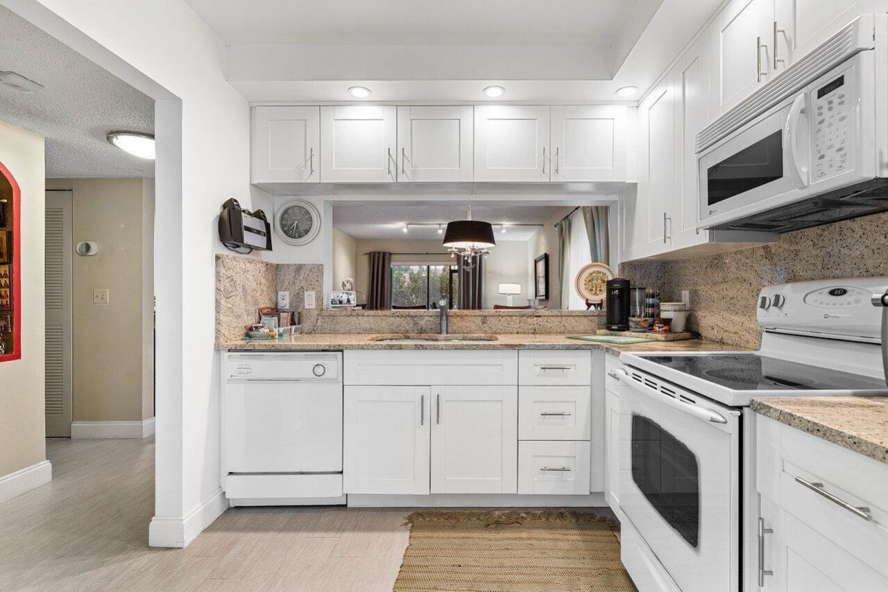 5200 E Club Circle, Unit 106, Boca Raton, FL 33487 Photo