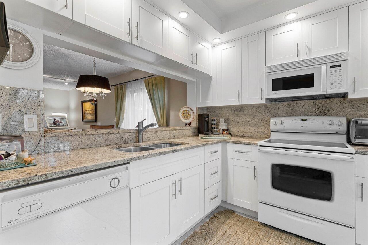 5200 E Club Circle, Unit 106, Boca Raton, FL 33487 Photo