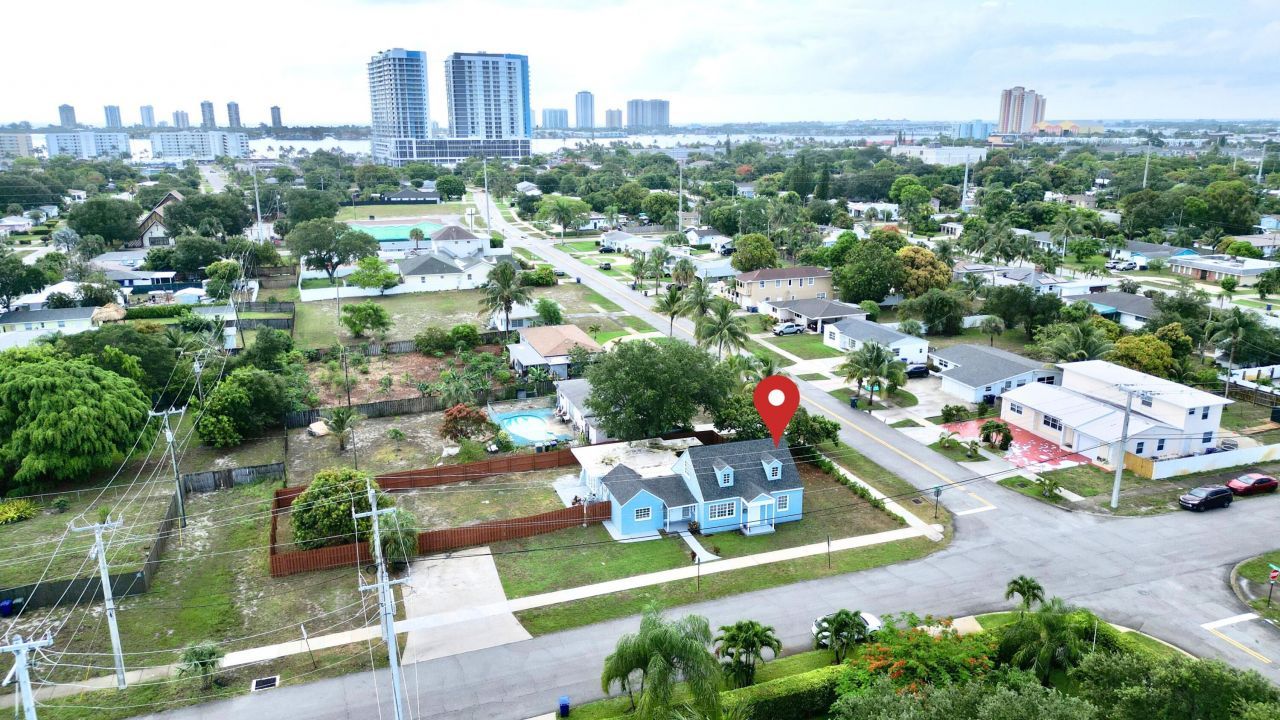 307 4th Street, Lake Park, FL 33403 Photo