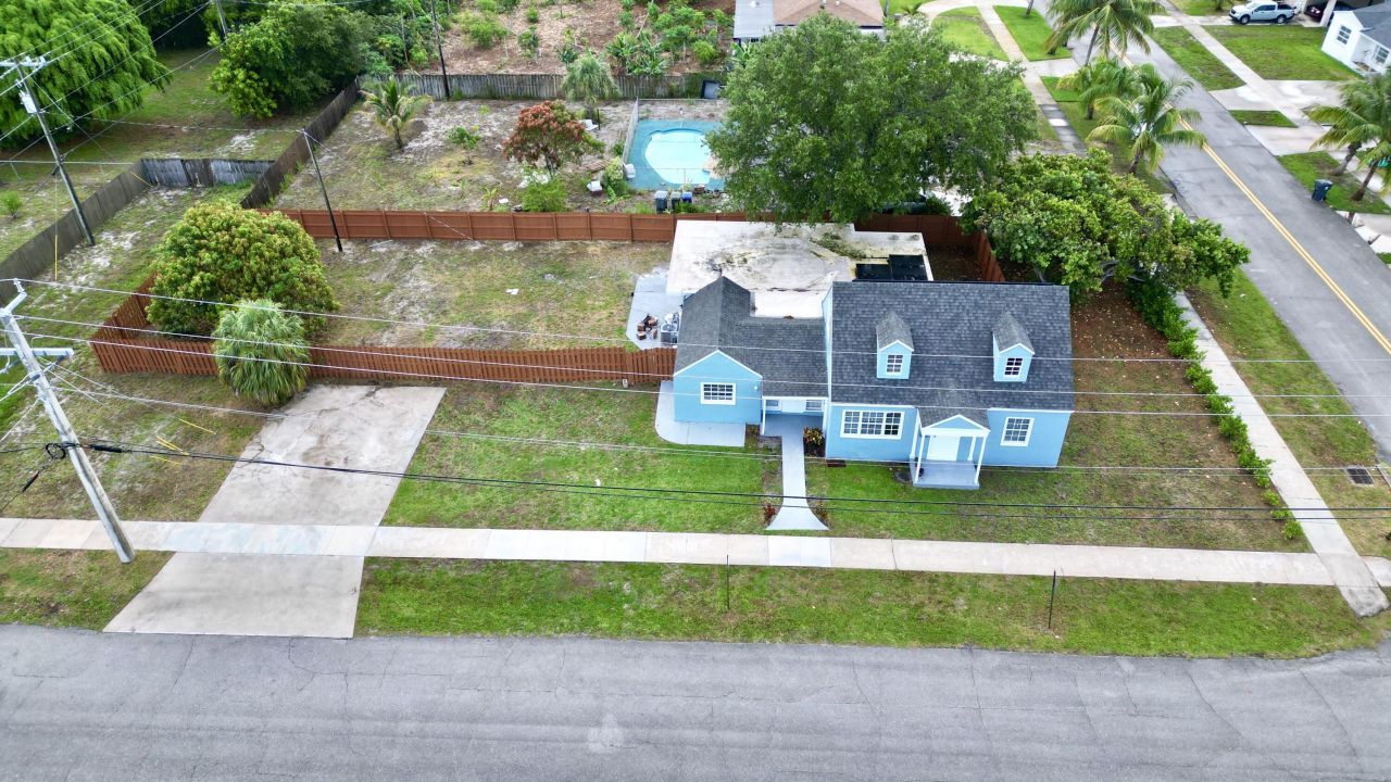 307 4th Street, Lake Park, FL 33403 Photo