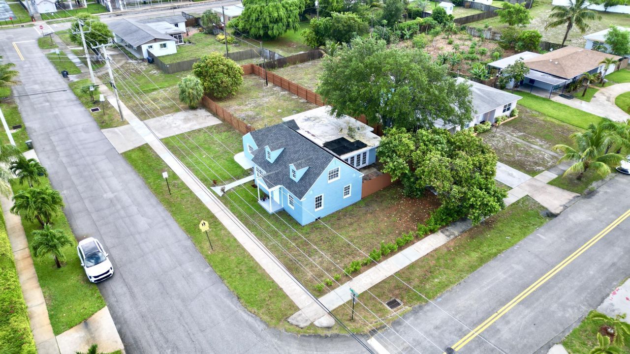 307 4th Street, Lake Park, FL 33403 Photo