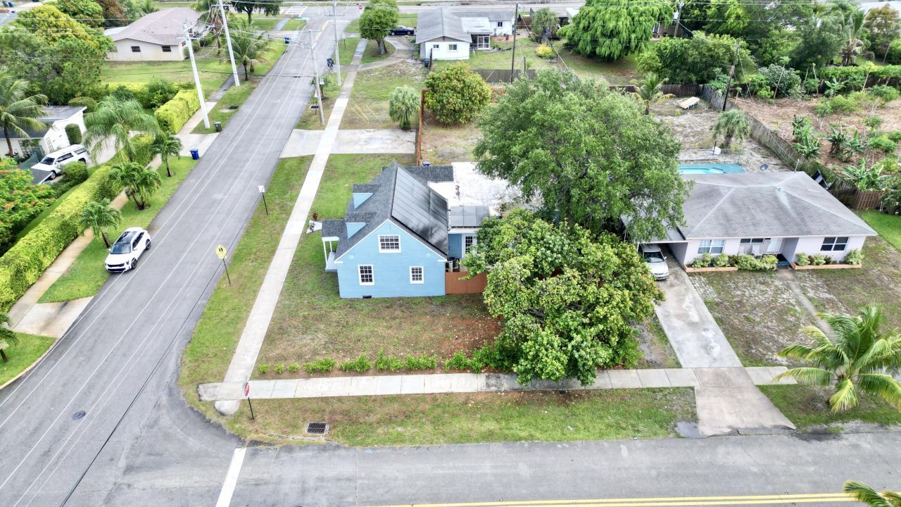 307 4th Street, Lake Park, FL 33403 Photo