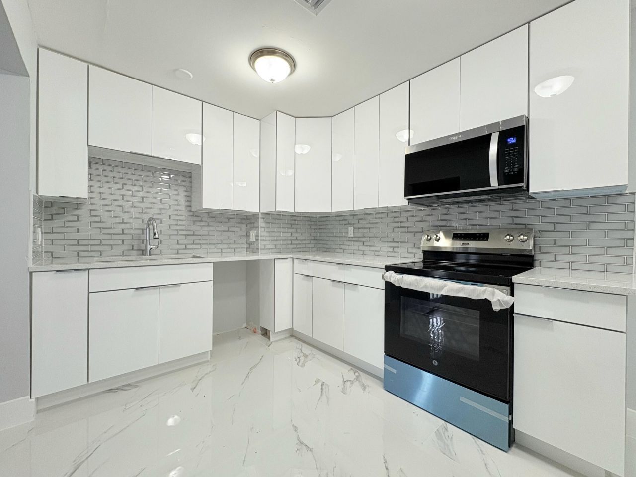 307 4th Street, Lake Park, FL 33403 Photo