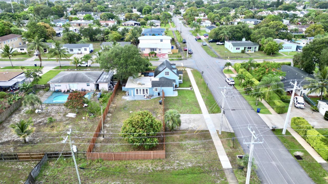 307 4th Street, Lake Park, FL 33403 Photo