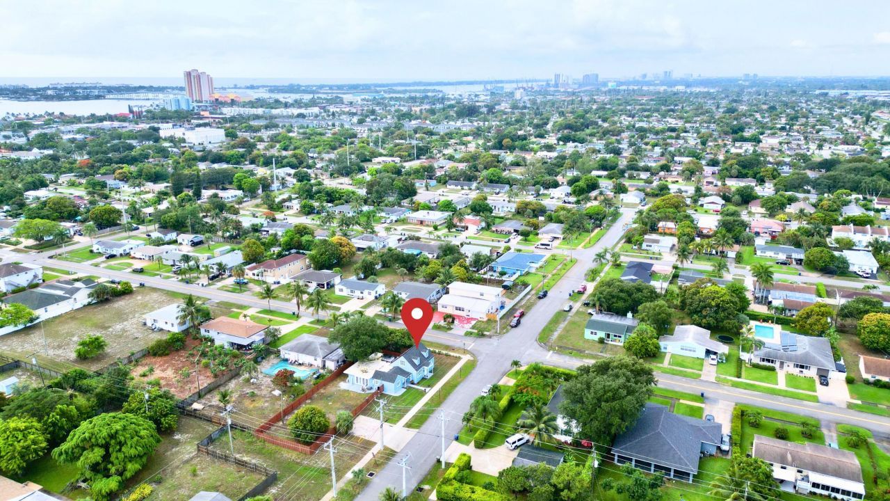 307 4th Street, Lake Park, FL 33403 Photo