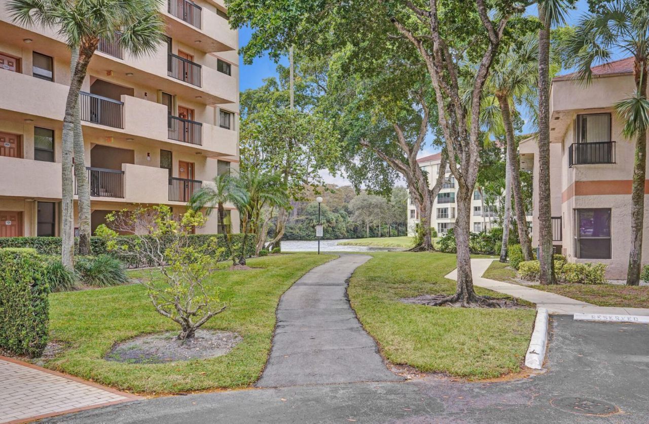 2768 Carambola Circle S, Unit 301, Coconut Creek, FL 33066 Photo
