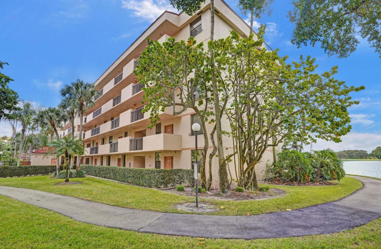 2768 Carambola Circle S, Unit 301, Coconut Creek, FL 33066 Photo