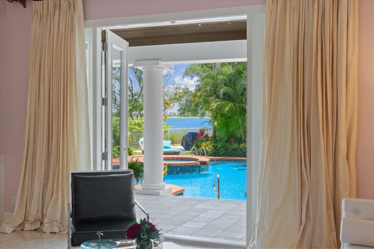 2 Firestone Circle, West Palm Beach, FL 33401 Photo