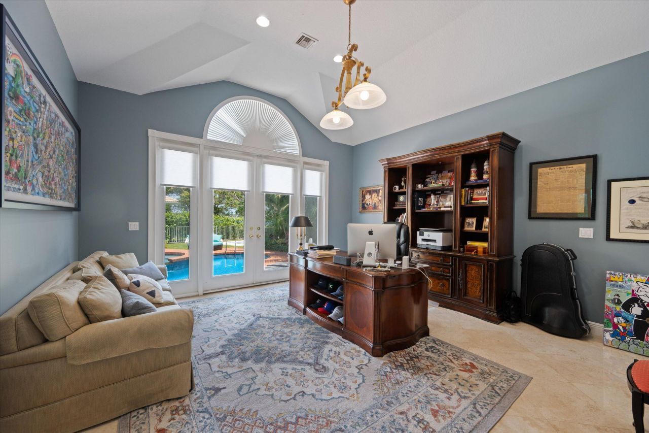 2 Firestone Circle, West Palm Beach, FL 33401 Photo