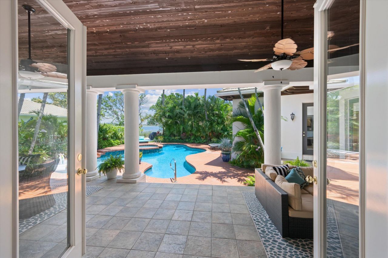 2 Firestone Circle, West Palm Beach, FL 33401 Photo