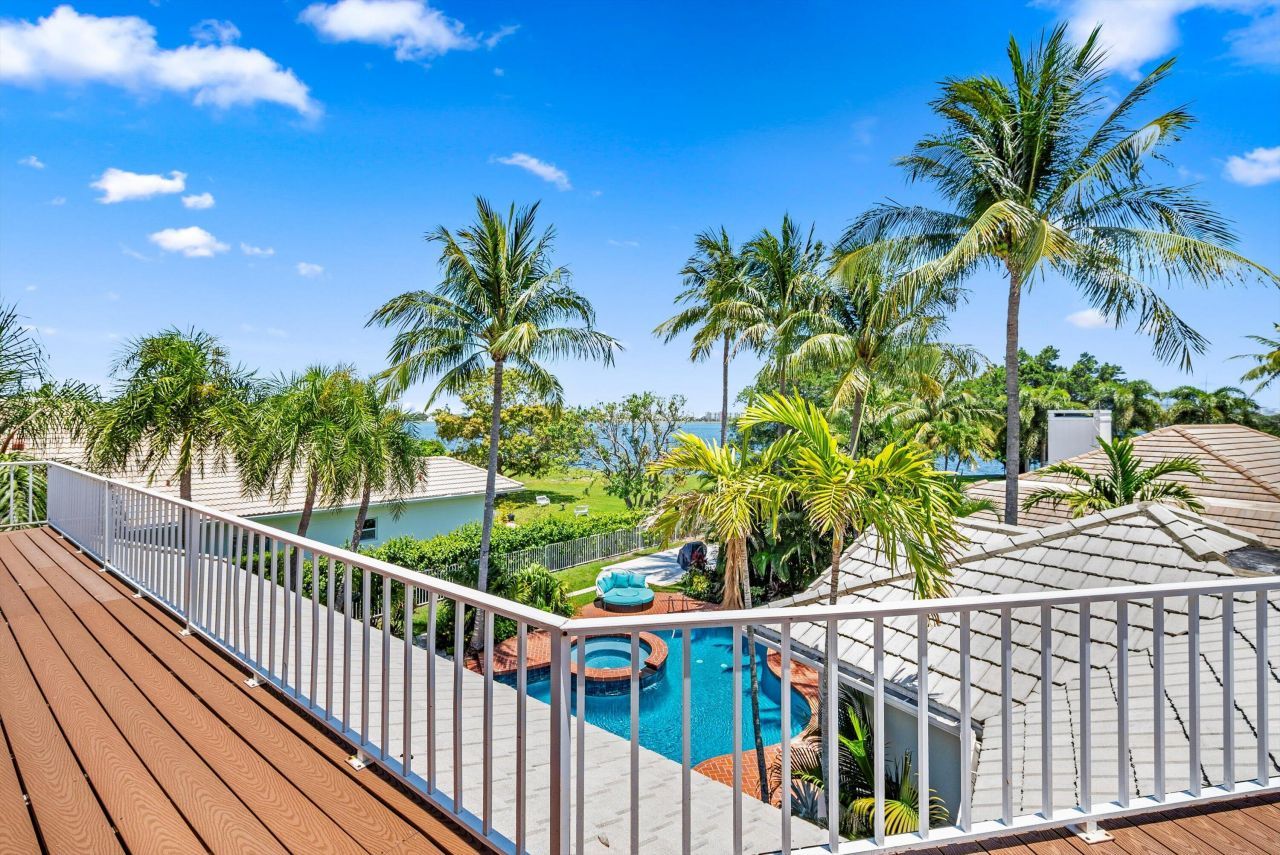 2 Firestone Circle, West Palm Beach, FL 33401 Photo