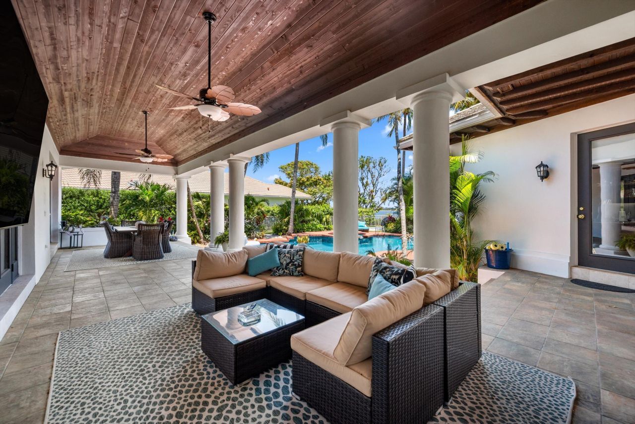 2 Firestone Circle, West Palm Beach, FL 33401 Photo