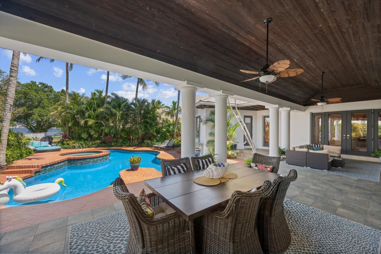 2 Firestone Circle, West Palm Beach, FL 33401 Photo