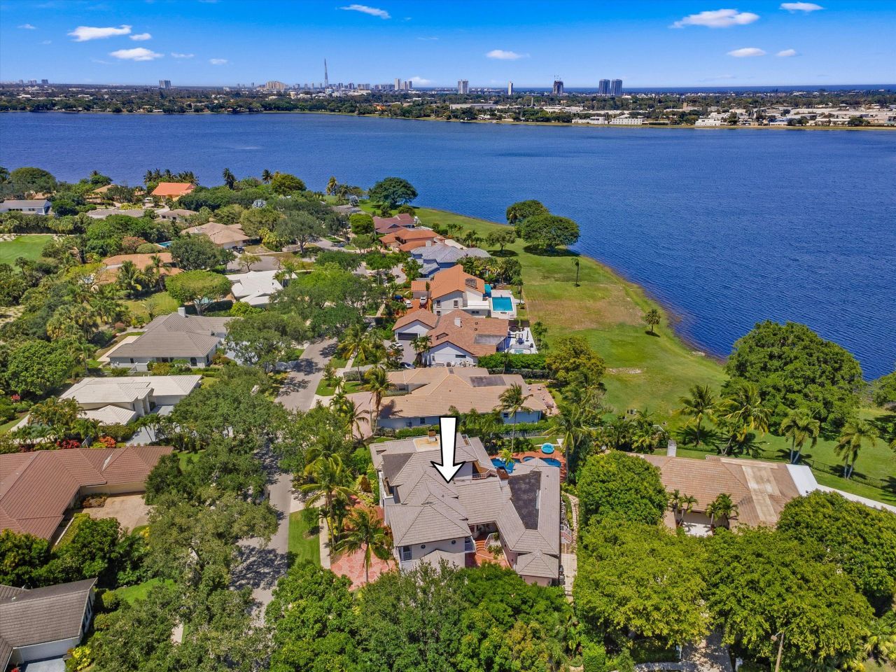 2 Firestone Circle, West Palm Beach, FL 33401 Photo