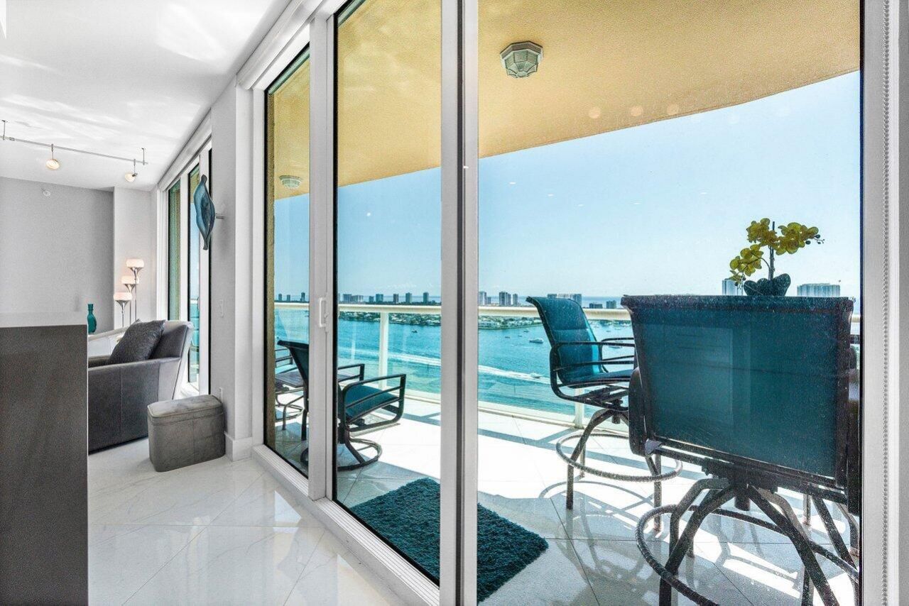 2640 Lake Shore Drive, Unit 2307, Riviera Beach, FL 33404 Photo