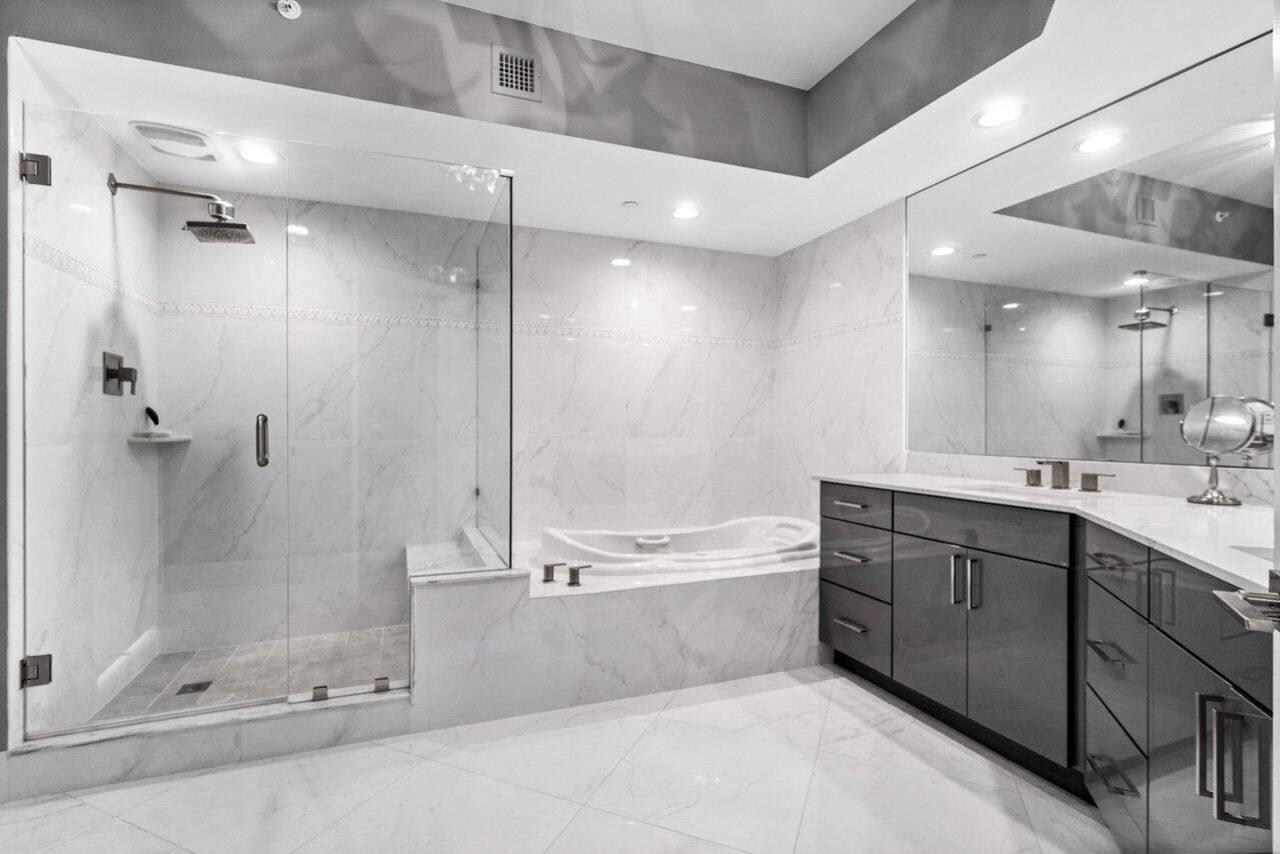 2640 Lake Shore Drive, Unit 2307, Riviera Beach, FL 33404 Photo