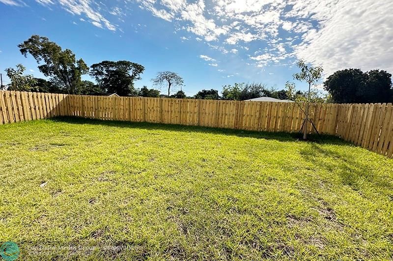 2437 NW 131st Circle, Miami, FL 33167 Photo