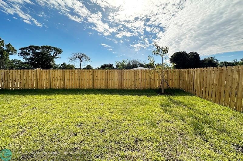 2437 NW 131st Circle, Miami, FL 33167 Photo