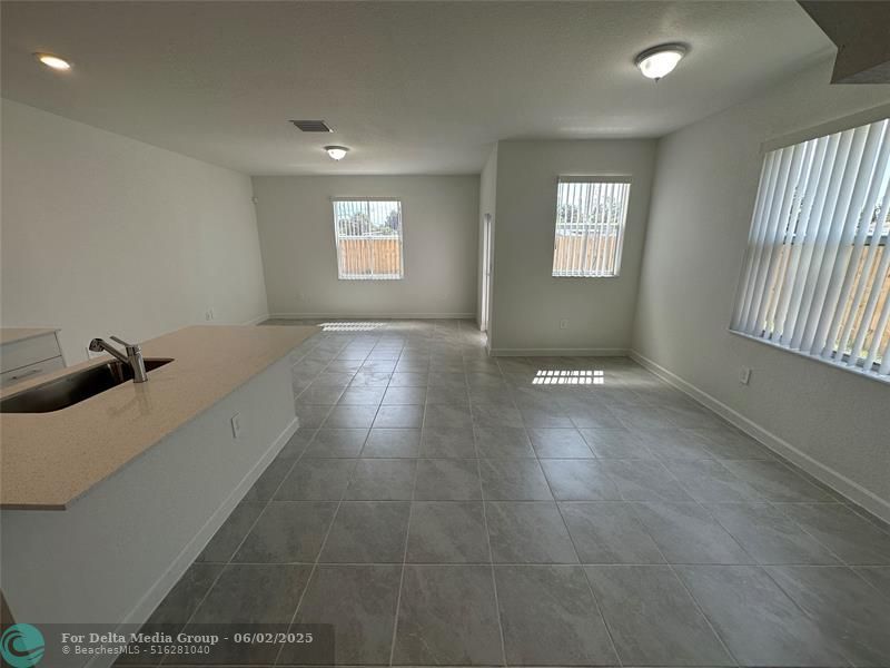 2437 NW 131st Circle, Miami, FL 33167 Photo