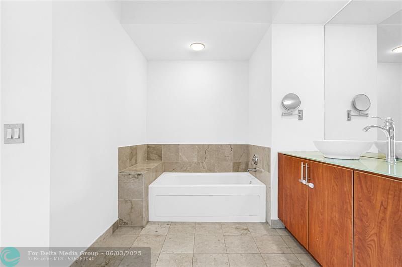 315 NE 3rd Avenue, Unit 805, Fort Lauderdale, FL 33301 Photo