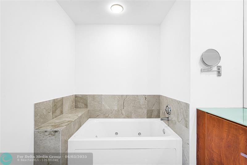 315 NE 3rd Avenue, Unit 805, Fort Lauderdale, FL 33301 Photo