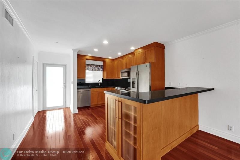 818 SE 4th Street, Unit 202, Fort Lauderdale, FL 33301 Photo