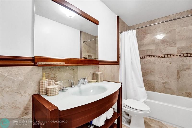 818 SE 4th Street, Unit 202, Fort Lauderdale, FL 33301 Photo