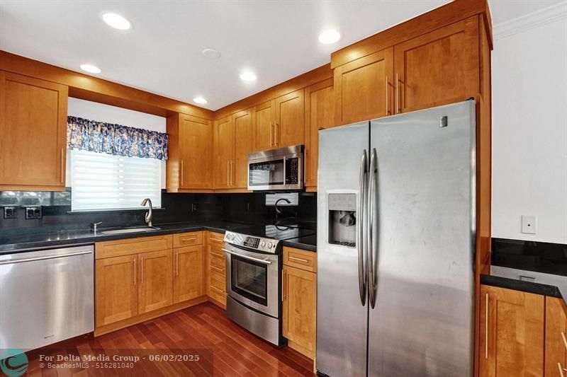 818 SE 4th Street, Unit 202, Fort Lauderdale, FL 33301 Photo