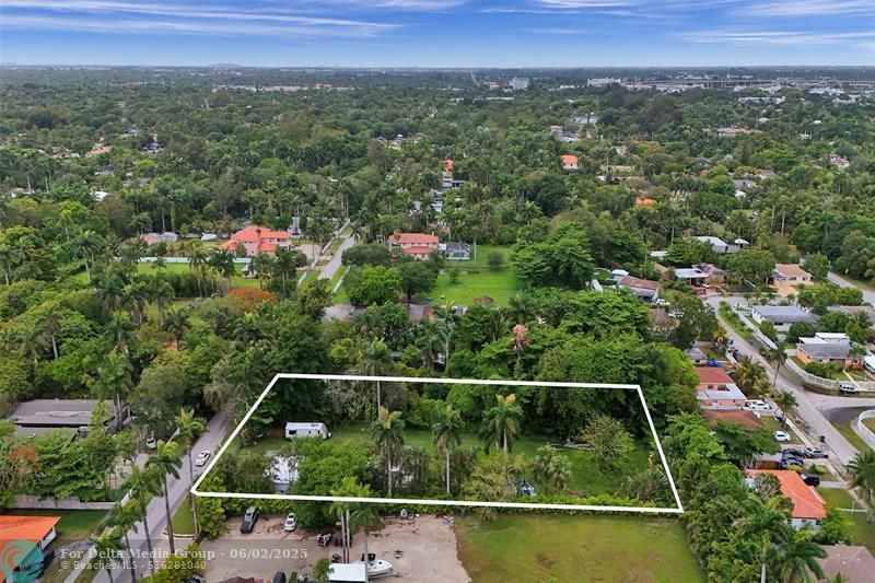 477 NE 154th Street, Miami, FL 33162 Photo