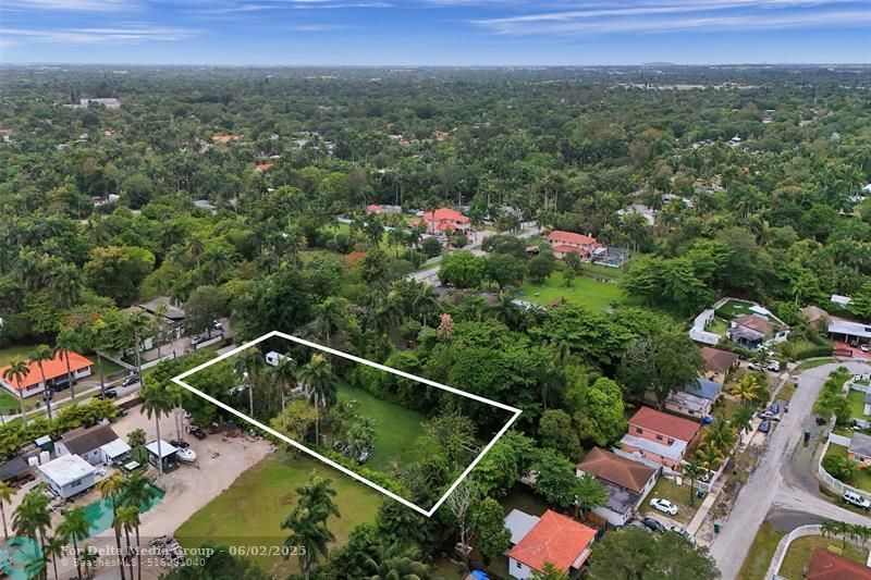 477 NE 154th Street, Miami, FL 33162 Photo