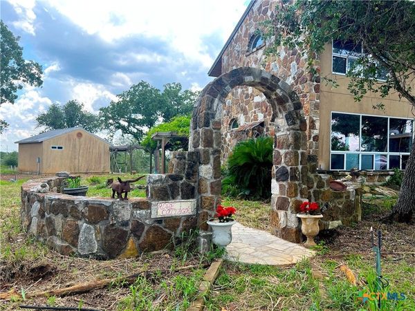 184 Guadalupe Hills Lane, Seguin, TX 78155