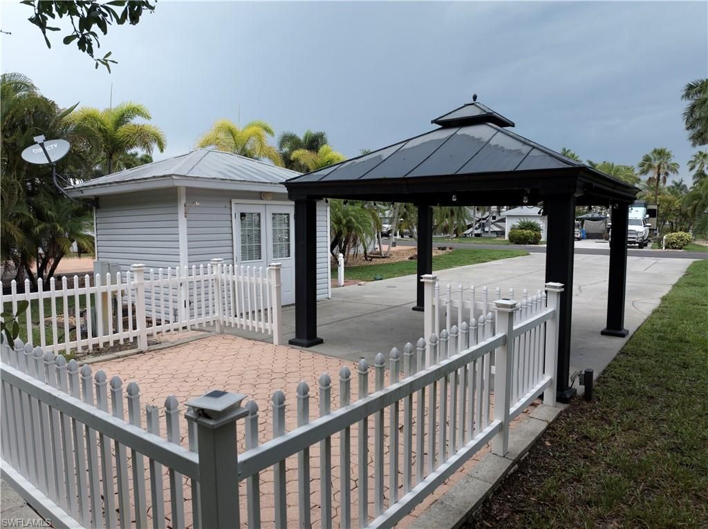 5850 Maplewood Ct, Fort Myers, FL 33905 Photo