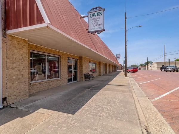 216 N Commerce Street, Corsicana, TX 75110