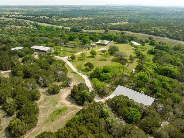 5905 N US Highway 281, Hamilton, TX 76531