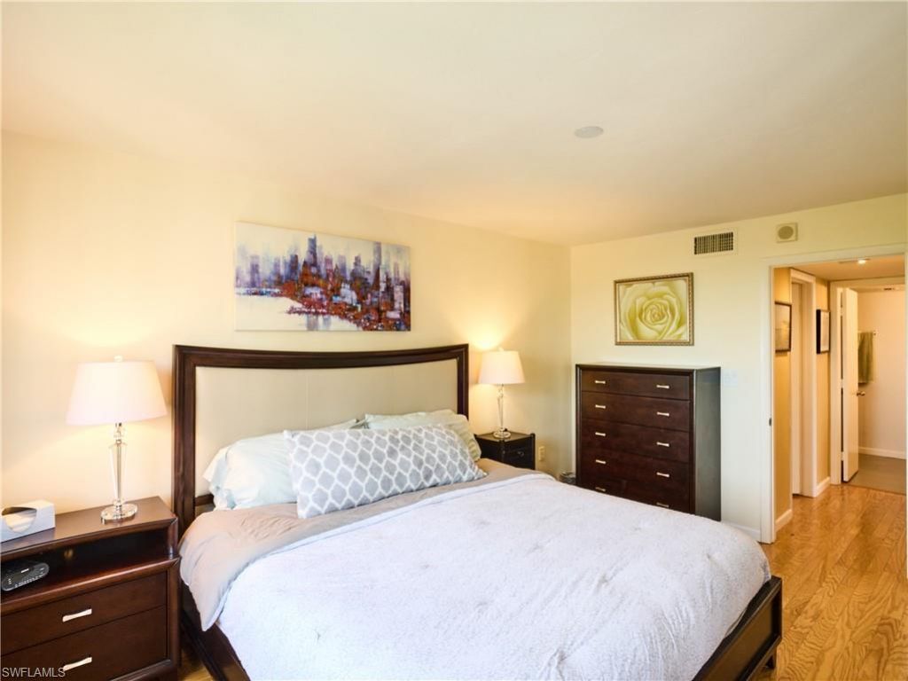 17 Bluebill Ave, Unit 901, Naples, FL 34108 Photo