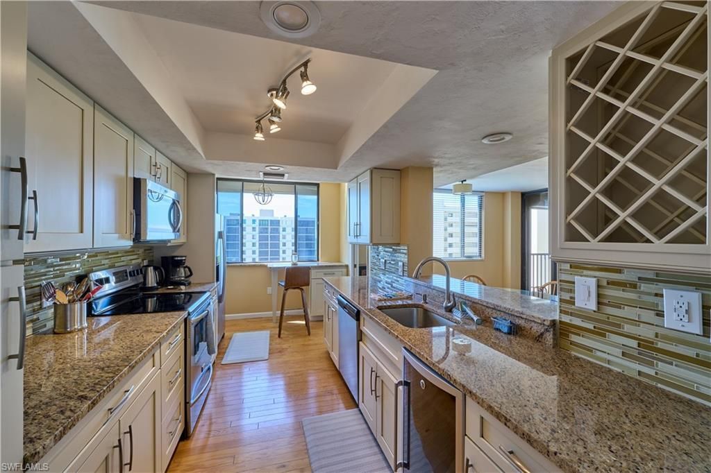17 Bluebill Ave, Unit 901, Naples, FL 34108 Photo