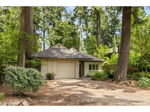 589 RIDGEWAY RD, Lake Oswego, OR 97034