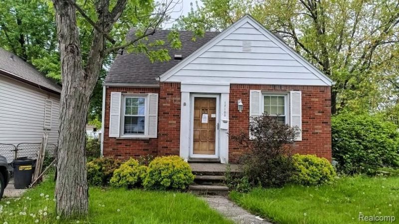 17100 Stephens Drive, Eastpointe, MI 48021 Main Photo