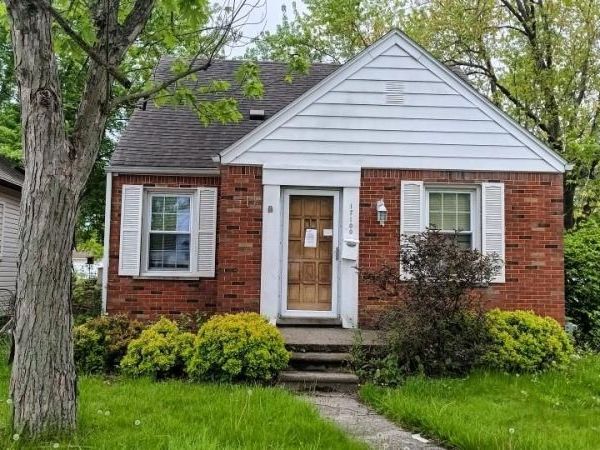 17100 Stephens Drive, Eastpointe, MI 48021