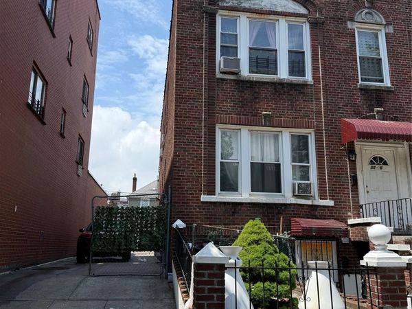 35-46 92 St Street, Jackson Heights, NY 11372