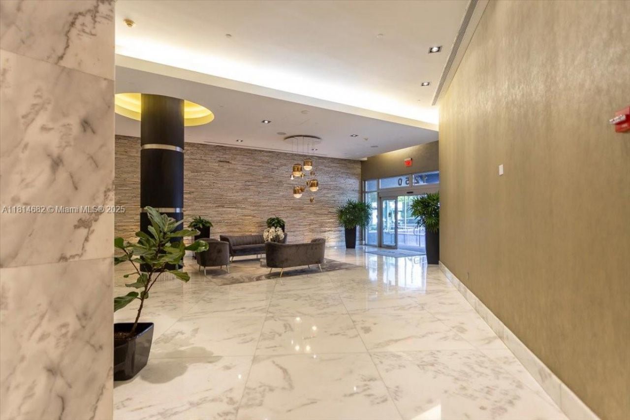 1250 S Miami Ave, Unit 2208, Miami, FL 33130 Photo