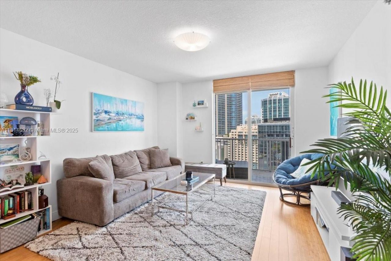 1250 S Miami Ave, Unit 2208, Miami, FL 33130 Photo