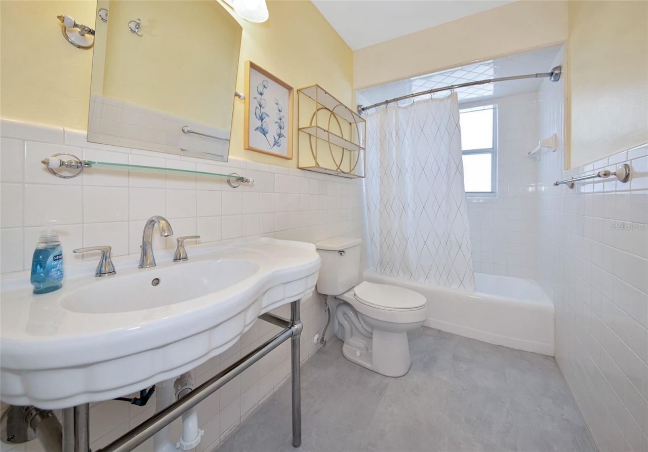 2363 Milford Circle, Sarasota, FL 34239 Photo