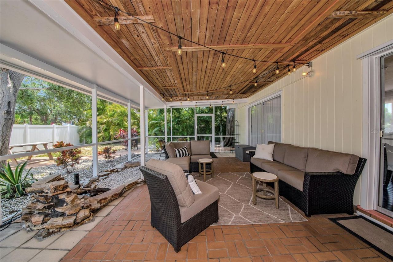 2363 Milford Circle, Sarasota, FL 34239 Photo