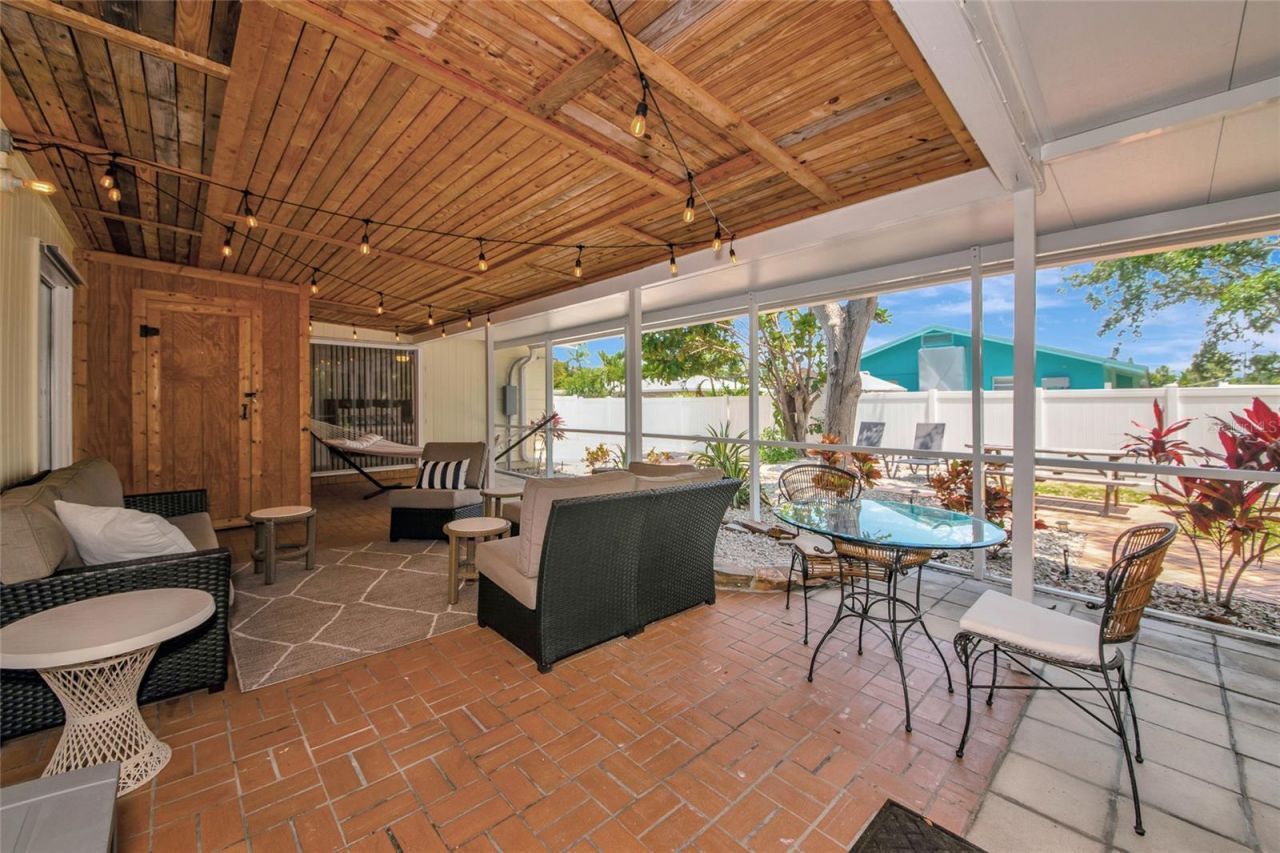 2363 Milford Circle, Sarasota, FL 34239 Photo